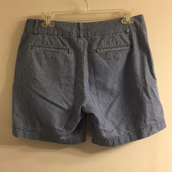 Pin stripe shorts - Picture 3 of 4